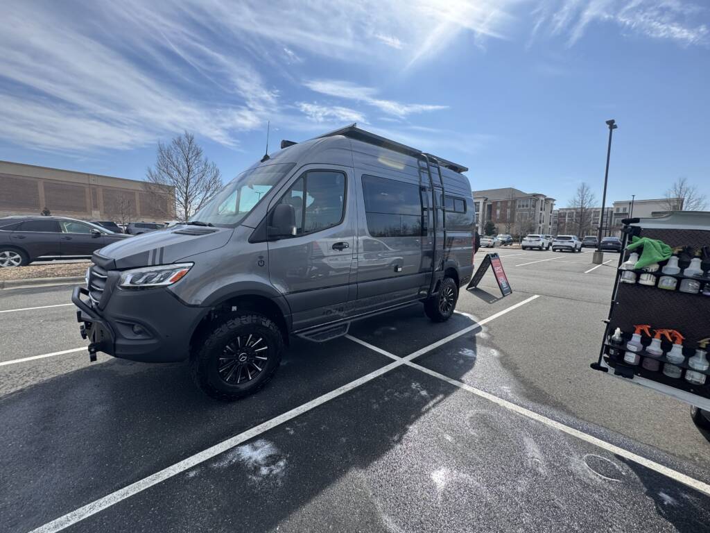 mobile commercial vehicle detailing